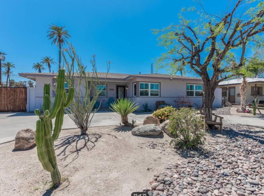 The Pink Cactus - Desert Retreat - Luxe Pool, Golf & Game Room Indio Exterior foto