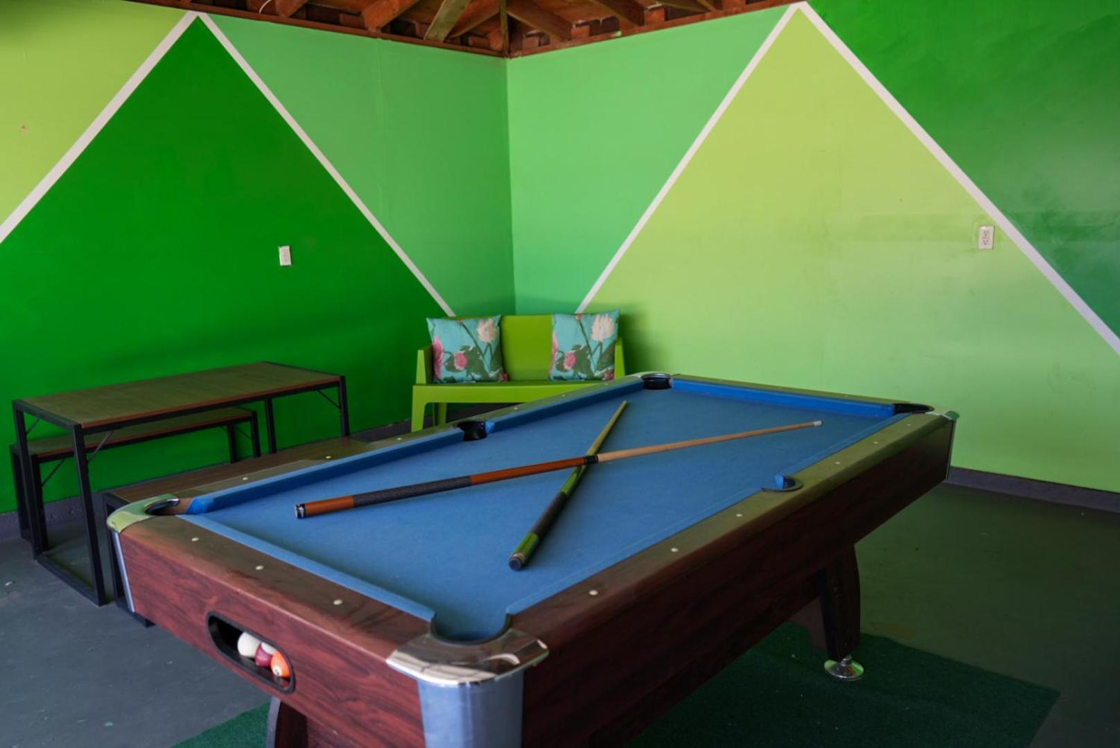 The Pink Cactus - Desert Retreat - Luxe Pool, Golf & Game Room Indio Exterior foto
