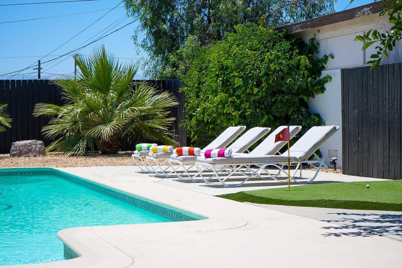 The Pink Cactus - Desert Retreat - Luxe Pool, Golf & Game Room Indio Exterior foto