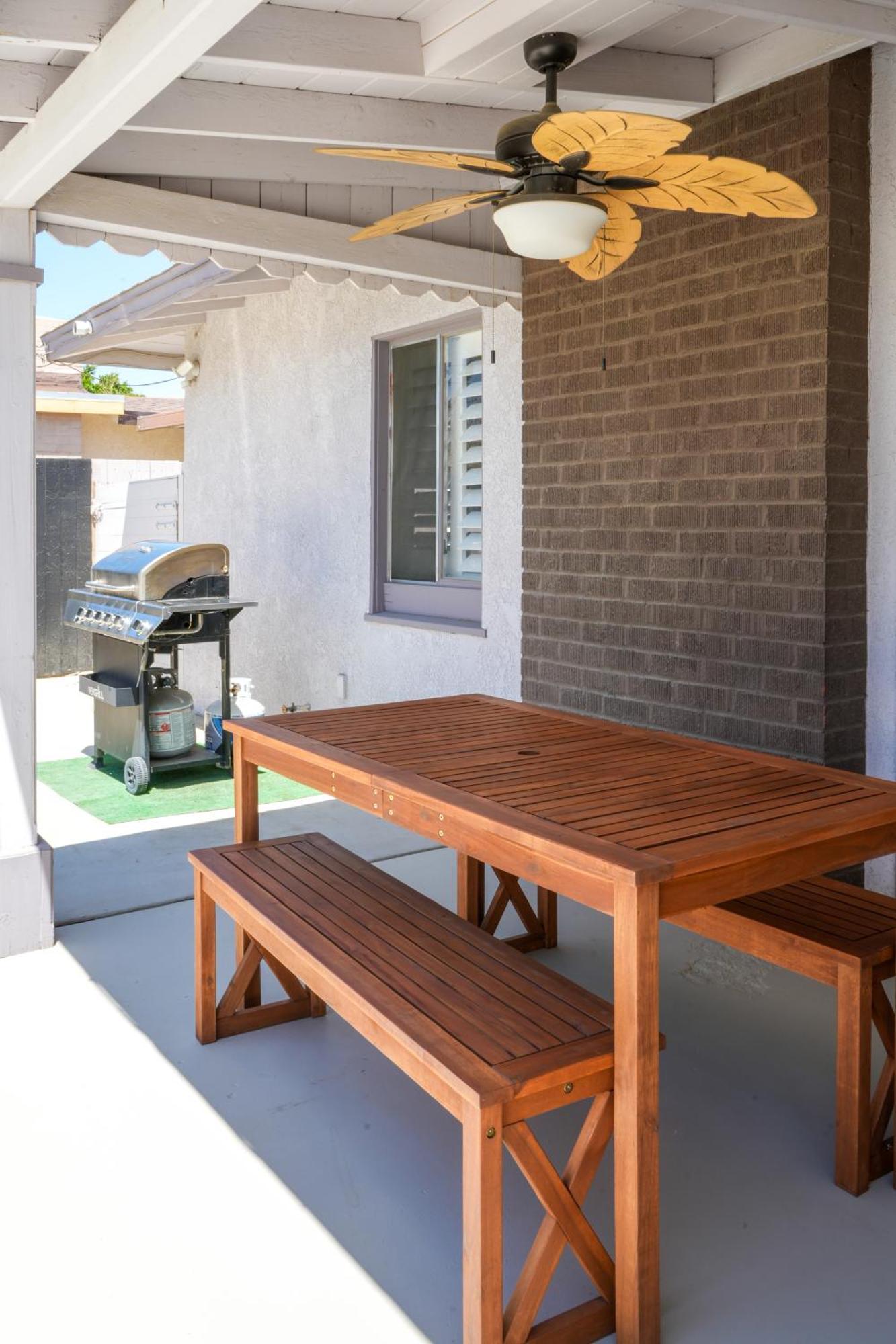 The Pink Cactus - Desert Retreat - Luxe Pool, Golf & Game Room Indio Exterior foto
